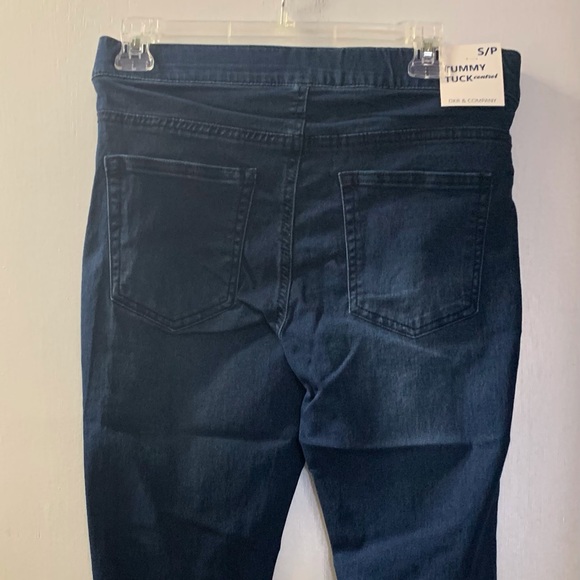 🌟 Stretch Denim Pull-On Crop Capri-Dark Wash - Picture 4 of 4